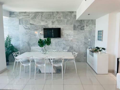 Gorgeous 3 Bedroom Apartment In Brickell Avenue Sleep 8