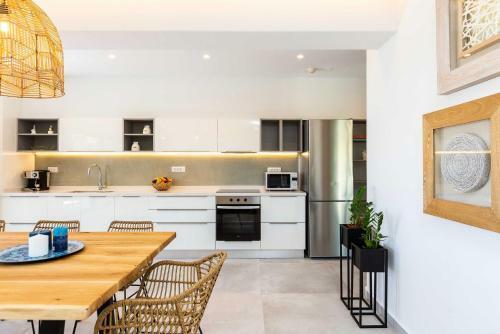 Villa Smili-naiades/3 Bedrooms, Luxury, Beachfront