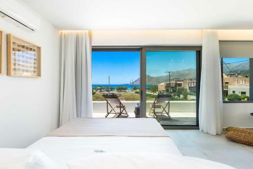 Villa Smili-naiades/3 Bedrooms, Luxury, Beachfront