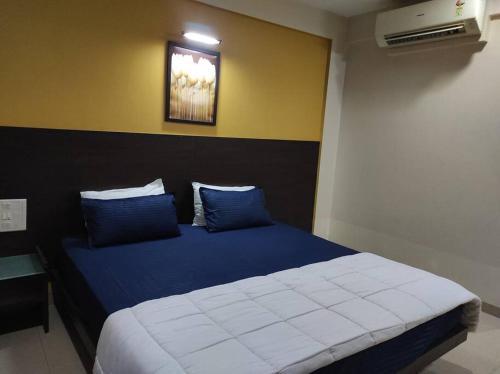 1bhk AC Service Apartment 103