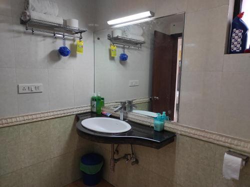 1bhk AC Service Apartment 103