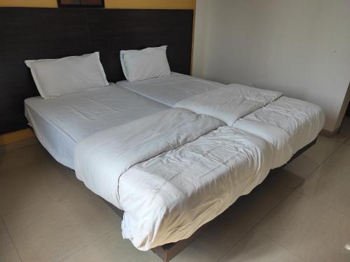 1bhk AC Service Apartment 103