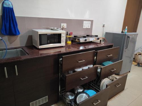 1bhk AC Service Apartment 103