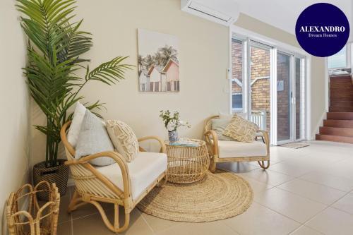 Blissful Bayside Escape / Fingal Bay