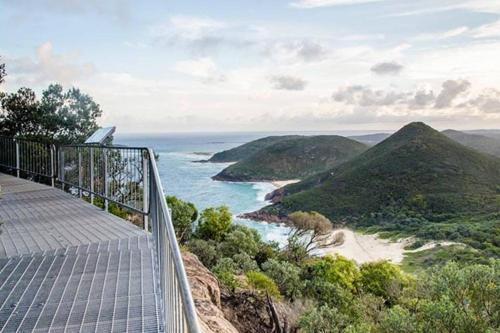 Blissful Bayside Escape / Fingal Bay
