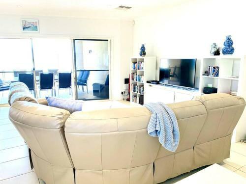 Sunset Ocean Views Esplanade, 5 Br, Sleeps 10