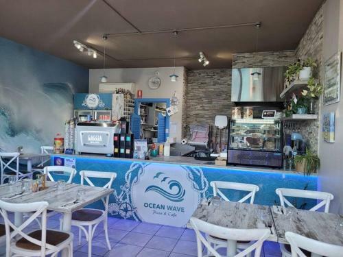 Henley Haven, Sleeps 4, 2 Bdrm, Wifi, Beach