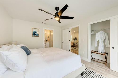 Beautiful 2 Bedroom Home Near Beach