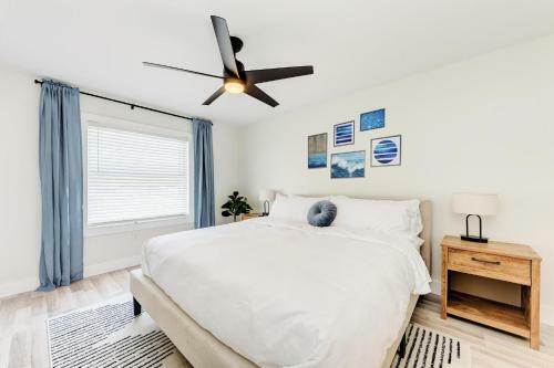 Beautiful 2 Bedroom Home Near Beach