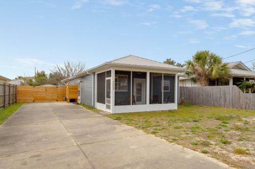 Derondo St By Blue Swell
