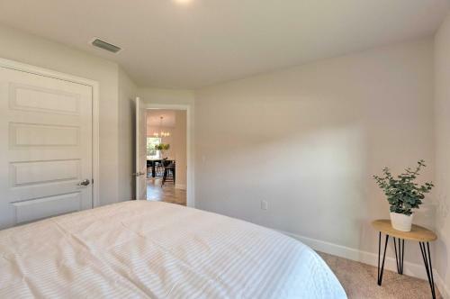 Sleek Rotonda West Home With Spacious Backyard