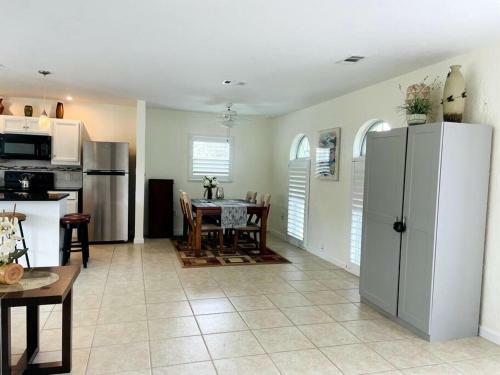 Water-front, Cozy, Warm 3 Beds 2 Bath
