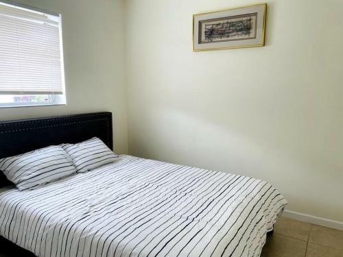 Water-front, Cozy, Warm 3 Beds 2 Bath