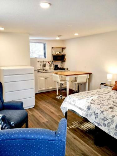 Fully Equipped Apartments 5 Miles From The Beach