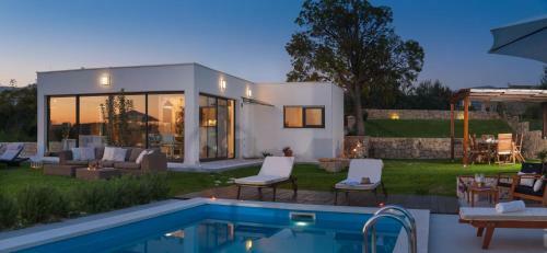 Luxury Villa Luminosa