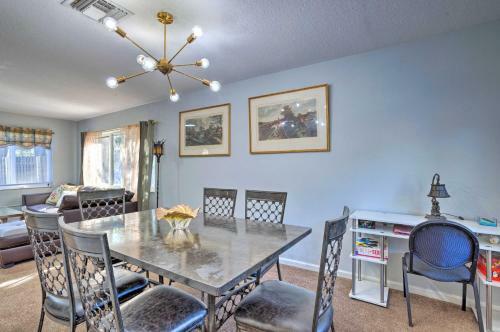 Serene, Pet-friendly Townhome 17 Mi To Beach!