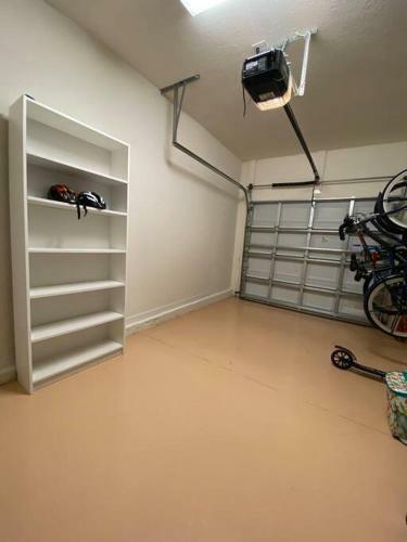 Family-friendly Guest House With Full Amenities!