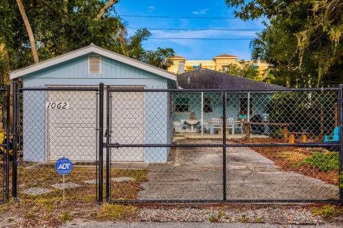 Cocoanut Uptown Cottage