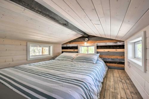 Blairsville Tiny Home Covered Furnished Deck