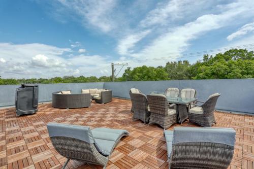 Riverwalk Paradise