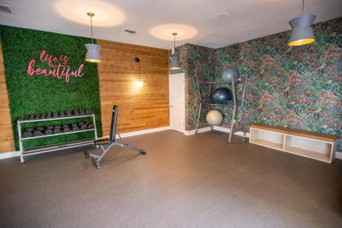 Wanderjaunt - Camden Bay Apartments