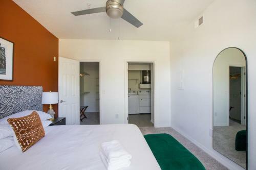 Wanderjaunt - Camden Bay Apartments