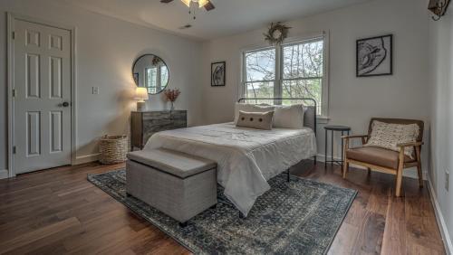 Sittin Pretty By Escape To Blue Ridge