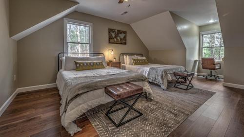 Sittin Pretty By Escape To Blue Ridge