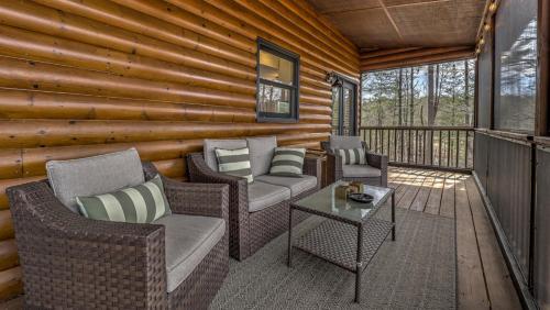Sittin Pretty By Escape To Blue Ridge