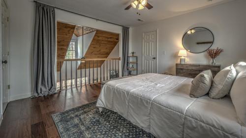 Sittin Pretty By Escape To Blue Ridge