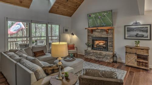 Sittin Pretty By Escape To Blue Ridge
