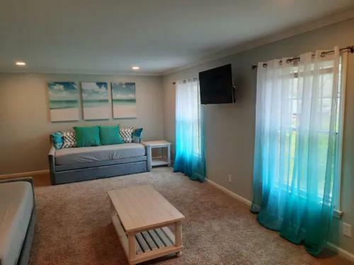 Huge 6 Bedrooms Close To Attractions