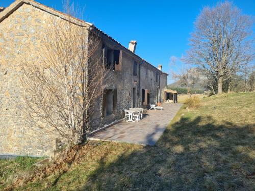 Grande Maison Dans La Plaine De Caille