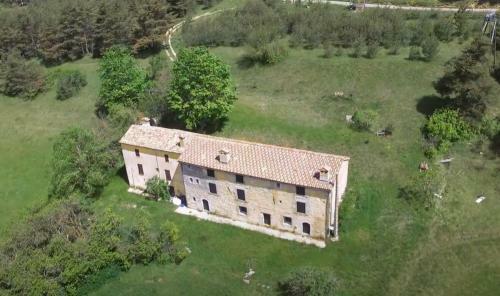 Grande Maison Dans La Plaine De Caille