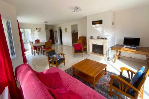 Carantec Family Home With Garden 9 People