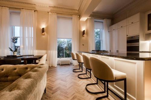 2-bed Executive Apartment In Exclusive Park Area