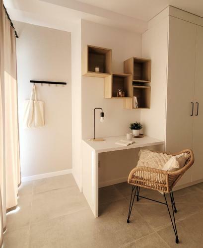 Apartamento Coastal Retreat W/ Balcony, Shared Pool&tennis