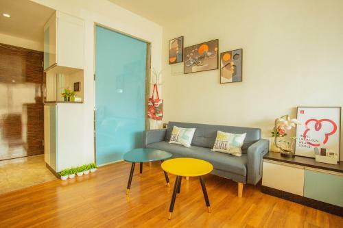 Locals Apartment House 34
