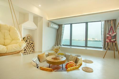 Locals Apartment House 28