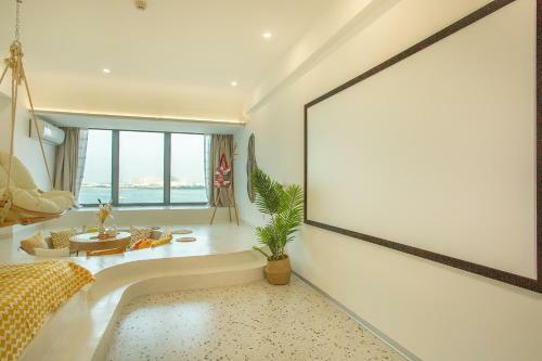 Locals Apartment House 28