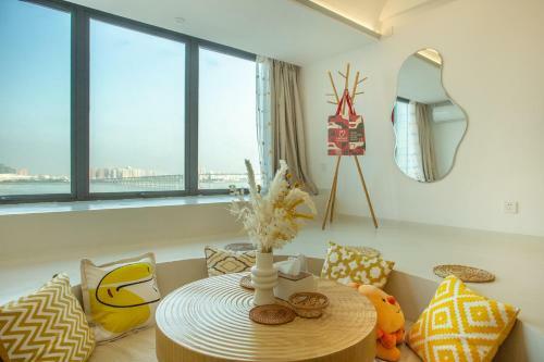 Locals Apartment House 28