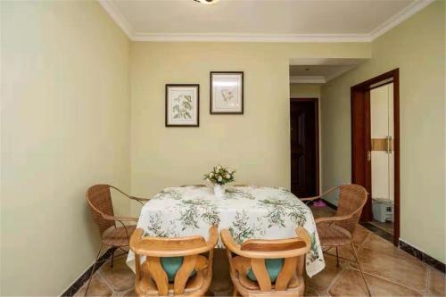 Locals Apartment House 10