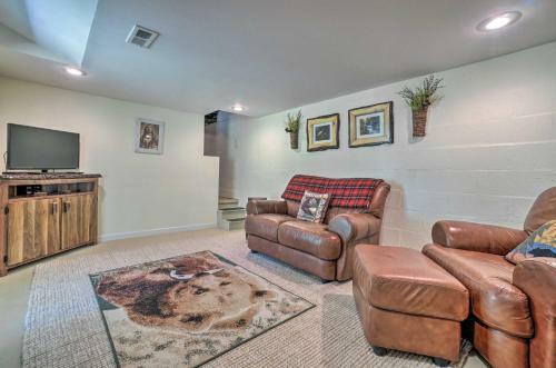 Peaceful Hiawassee Cabin With Wraparound Deck!
