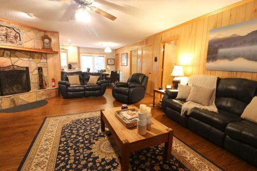 Lavinder Laurel Leaf Cottage