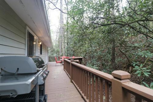 Lavinder Laurel Leaf Cottage