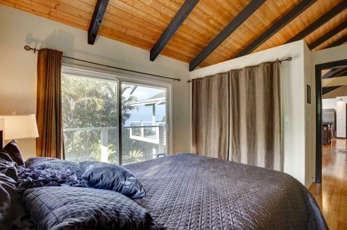 Kailua-kona House With Balcony And Ocean Views!