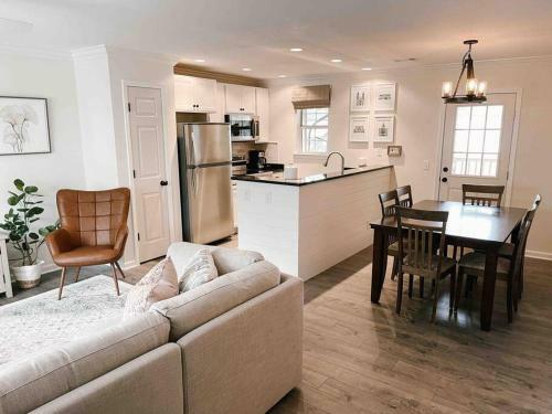 Private 3bd, 2ba Vacation Home Central To Historic Savannah & Tybee