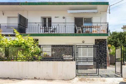 La Farella La Coma 60 Apartamento Bien Ubicado Con Balc�n