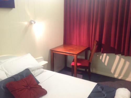 Parkside Motel