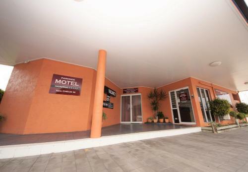 Parkside Motel